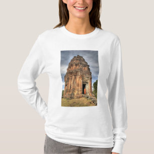 Buddhistischer Mönch steht im Eingangsbereich eine T-Shirt