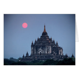 Buddhistischer Tempel bei Sonnenuntergang
