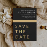 Budget Black Gold Save the Date Elegant<br><div class="desc">Das Budget Hochzeit Elegante Schwarz und Gold speichern Sie die Datumskarten. Die Save the Date-Karten enthalten eine moderne,  handgeschriebene,  kursive Schriftzeichen-Typografie,  die elegant,  einfach und modern nach einem einfachen Hochzeitstag-Fest zu verwenden sind.</div>