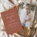 Budget Boho Burnt Orange Foto Hochzeit Einladung Flyer<br><div class="desc">Feiern Sie Ihre Liebe mit einer Touch rustikaler Eleganz mit unserem Budget Boho Burnt Orange Foto Hochzeitseinladungen. Diese Einladungen vereinen Erschwinglichkeit und Stil nahtlos. Die warmen und einladenden Orangentöne, gepaart mit einem minimalistischen Design, schaffen eine ansprechende Kulisse für Ihre gepflegten Fotos. Dieses Design verleiht Ihrem Hochzeitsgeschenk ein Gefühl von rustikalem...</div>