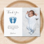 Budget Boy's Baby Shower Foto Danke Karte<br><div class="desc">Diese preisgünstige Boy's Baby Shower Dankeschön Card ist mit eleganter Schrift-Typografie und niedlichen blauen Glitzer Babyfüße dekoriert. Einfach mit Ihrer Nachricht und Ihrem Foto anpassbar.</div>