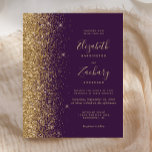 Budget Dark Lila Gold Glitzer Wedding<br><div class="desc">Die links Kulisse dieser modernen Hochzeitseinladung besticht durch einen vergoldeten Glitzer mit Imitaten. Der individuell anpassbare Text verbindet blassgoldene Handschrift,  Copperplate und kursiv Schriftart auf einem dunklen lila Hintergrund. Die Rückseite ist mit einem lila und goldfarbenen Design ausgestattet.</div>