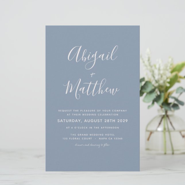 Budget Dusty Blue Modern Foto Hochzeit Einladung (Stehend Vorderseite)
