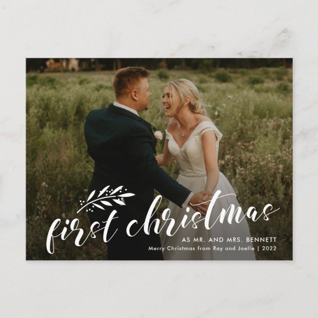Budget First Christmas Wedding Foto Feiertagspostkarte (Vorderseite)