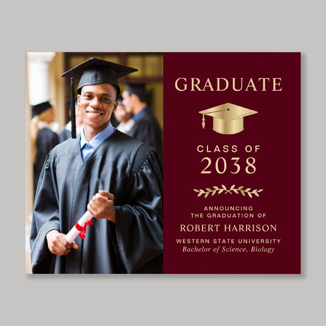 Budget Foto Burgundy Gold Abschluss Ankündigung (An elegant college graduation announcement to celebrate the graduate's achievements)