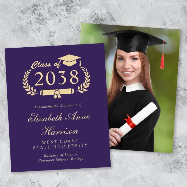 Budget Foto Lila Gold Abschluss Ankündigung (An elegant college graduation announcement to celebrate the graduate's achievements)