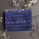 Budget Hochzeitsnacht blauen silbernen Glitzer ret<br><div class="desc">Ein modernes und elegantes Save the Date für eine Hochzeit. Ein königlicher Marinestützpunkt mit Imitaten verziert silbernen Glitzer Staub. Personalisieren und fügen Sie ein Datum und Namen hinzu. Der Text: Save the Date ist mit einem großen angesagten,  handgeschriebenen Stilskript geschrieben.</div>