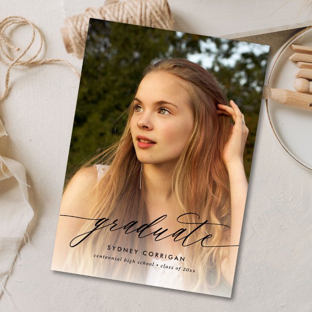 Budget Kalligrafie Abschluss Foto Einladung (Von Creator hochgeladen)