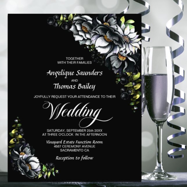 Budget Moody Black Floral Wedding Einladung (Von Creator hochgeladen)