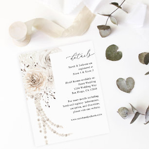 Budget Perlen & Weiße Blumendetails Flyer
