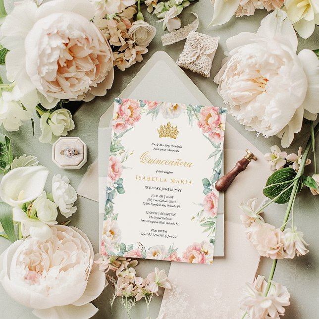 Budget Pink Gold Floral Quinceañera Einladung (This pink floral quinceanera invitation with gold crown is an elegant way to announce your party)