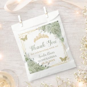 Budget Quinceañera Sage Green Floral Butterfliegen Geschenktütchen