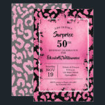 Budget Rosa Black Leopard Geburtstagseinladungen<br><div class="desc">Eleganter Budget Wert 5.5" x 8.5" Geburtstagsparty Einladungen mit einem schicken rosa und schwarzen Leopardenfleckmuster überdeckt mit einer rosa Imitat-Folie und Ihren 50. Geburtstagsparty Details in schicker Schrift. Ideal für JEDES ALTER. Diese erschwinglichen Ankündigungen werden auf 110 lb Papier gedruckt, das in 3 Größen erhältlich ist. **WEISSE UMGEBUNGEN SIND OPTIONAL...</div>
