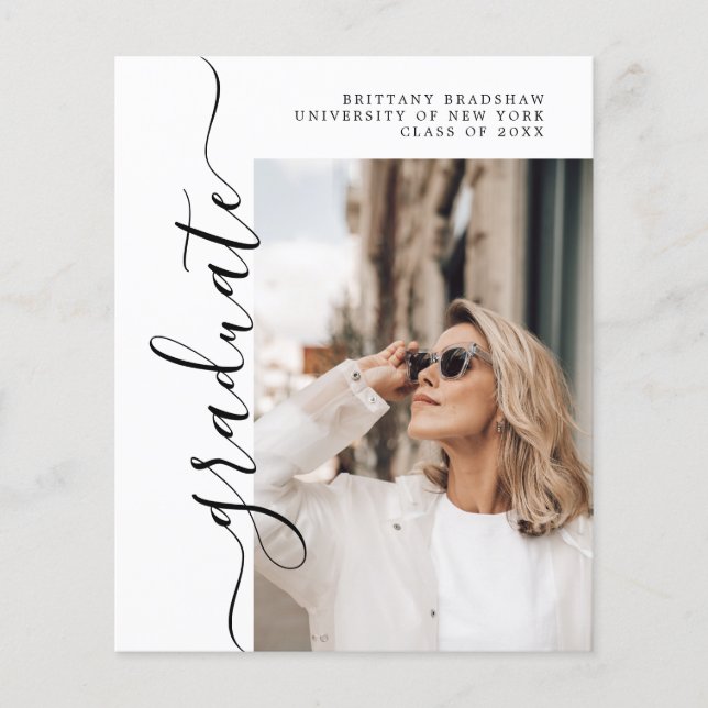 Budget Simple Graduate Chic Foto Abschluss Card (Vorderseite)