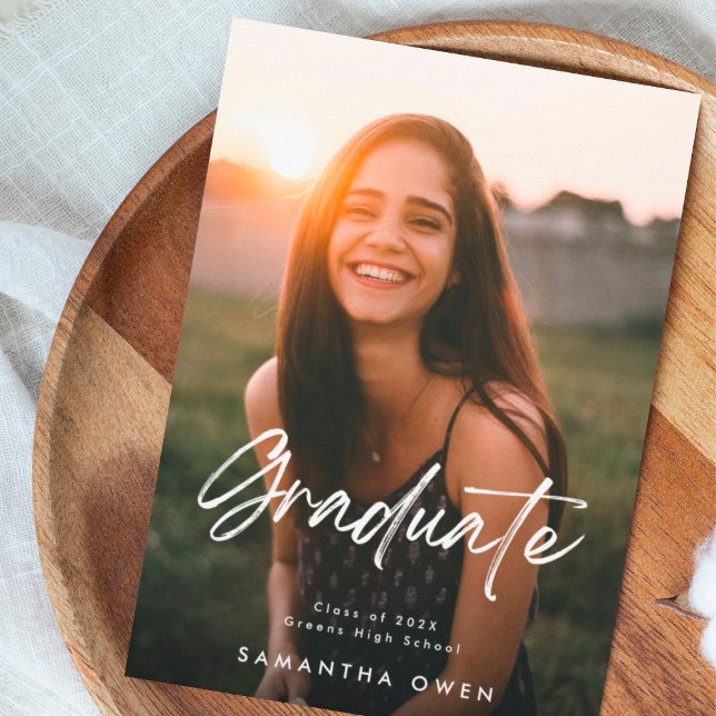 Budget White Brush Abschluss Ankündigung Foto Flyer (Von Creator hochgeladen)