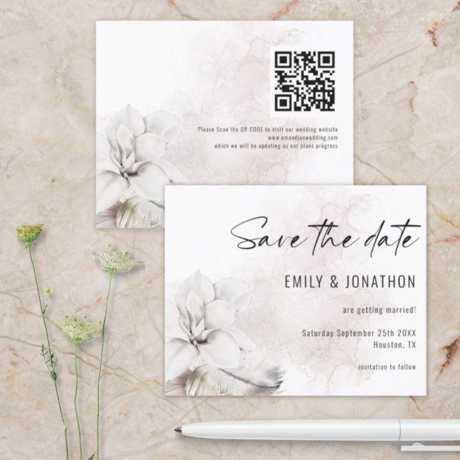 Budget White Florals Wedding QR Code Save the Date (Von Creator hochgeladen)