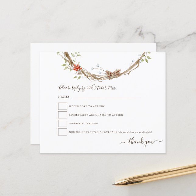Budget Winter Pines Berries Festive Wedding RSVP (Vorderseite/Rückseite Beispiel)