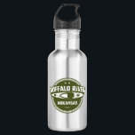 Buffalo River, Arkansas Edelstahlflasche<br><div class="desc">Der Buffalo National River fließt 135 Meilen frei und ist einer der wenigen verbliebenen Flüsse in den unteren 48 Staaten. Dieses großartige Design hat einen Kajak in bedrücktem Text.</div>