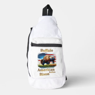 Buffalo Stehend auf Grasfeld mit amerikanischer Fl Crossbody Bag