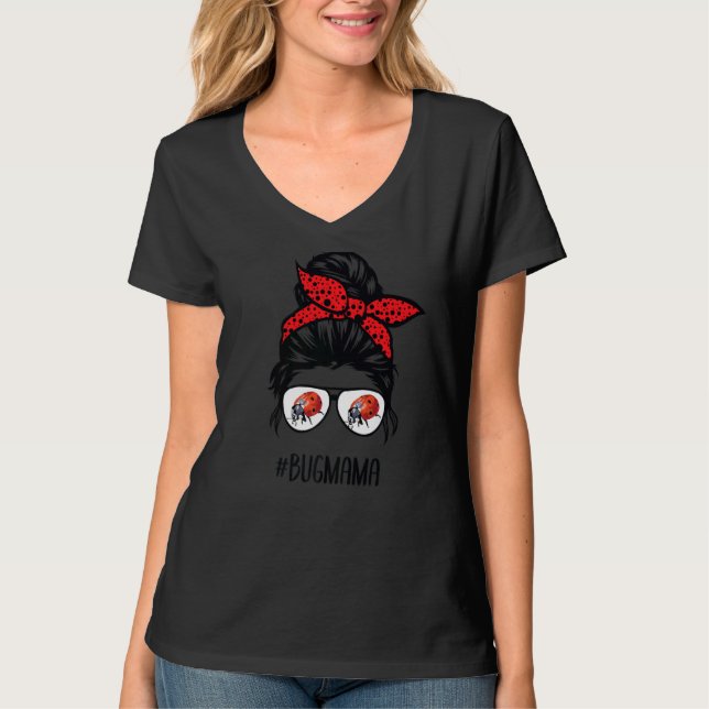 Bug Mama Ladybug Mama Messy Bun Haar Brille T-Shirt (Vorderseite)
