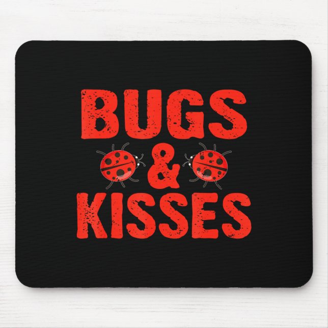 Bugs &amp; Kisses Umarme Marienkäfer Valentinstag  Mousepad (Vorne)