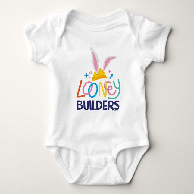 BUGS BUNNY BUILDERS™| Gestapelte Hard-Hat-Logos Baby Strampler (Vorderseite)
