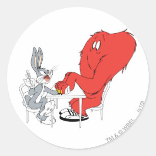 BUGS BUNNY™ und Gossamer Runder Aufkleber