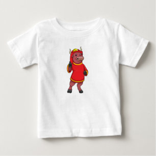 Bull als Feuerwehrmann mit Helm Baby T-shirt