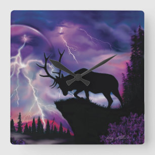 Bull Elk mit Blick auf den Blitzstrahl Quadratische Wanduhr