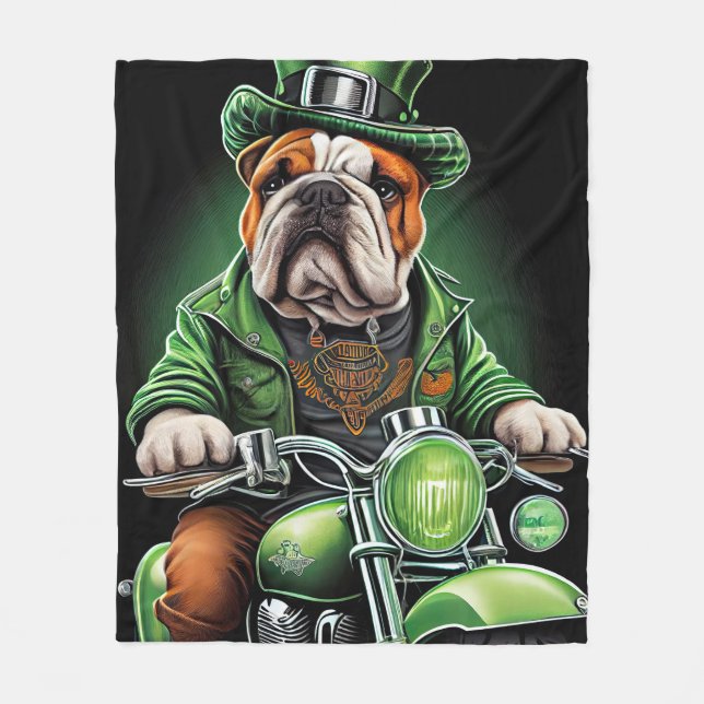 Bulldog Autofahrrad St. Patrick's Day Fleecedecke (Vorderseite)
