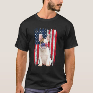 Bulldog-Hündin trägt Gesichtsmaske 4. J T-Shirt