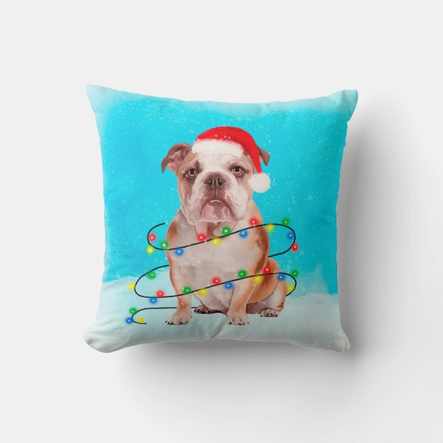 Bulldog im Schnee sitzen mit Lights Christmas Hat Kissen (Vorderseite)