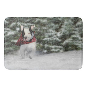 Bulldog Rescue Pup Dashing durch den Schnee Badematte