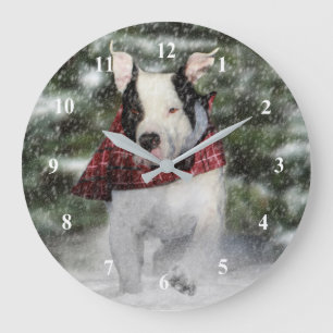 Bulldog Rescue Pup Dashing durch den Schnee Große Wanduhr