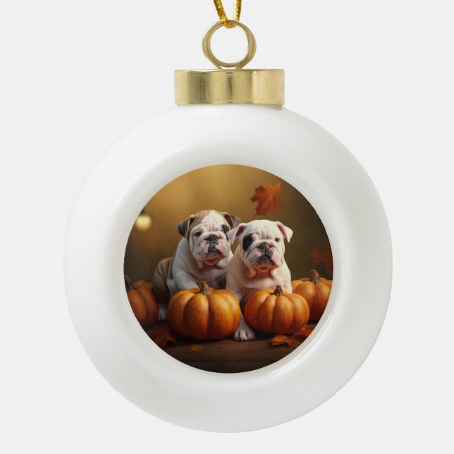 Bulldog Welpe Autumn Delight Pumpen Keramik Kugel-Ornament (Vorderseite)