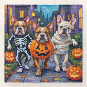 Bulldoggen, die an Halloween in Kostümen Süßigkeit Glasuntersetzer