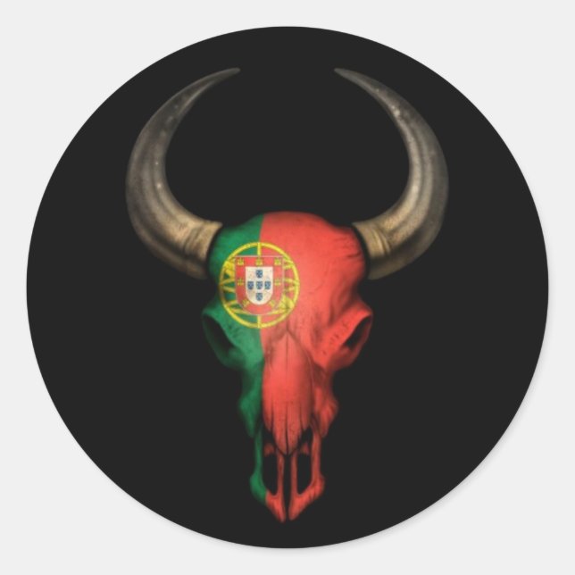 Bulle Skull auf der portugiesischen Flagge auf sch Runder Aufkleber (Vorderseite)