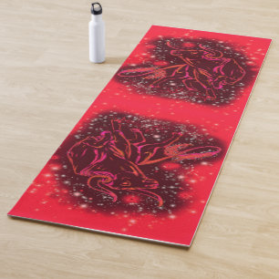 Bullen, die bei Red Starry Night Yoga Mat laufen Yogamatte