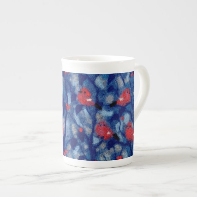 Bullfinen, Rote Vögel, blaue Waldbäume Kunst Prozellantasse (Vorderseite Rechts)