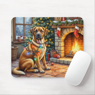 Bullmastiff-Kamin mit Weihnachtslichtern Mousepad