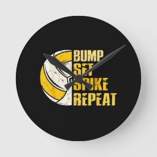 Bump Set Spike Wiederholung Volleyball Funny Funny Runde Wanduhr