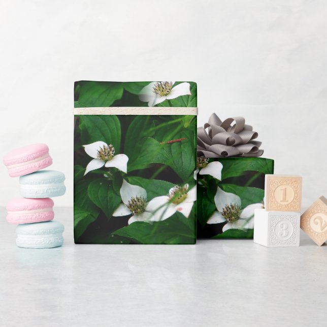 Bunchberry Wildblume Design Geschenkpapier (Babyparty)