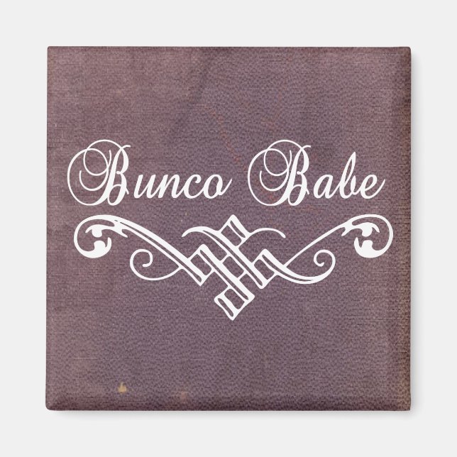 Bunco-Babe mit weißer Schrift und lila Leder Magnet (Vorne)