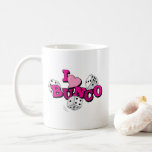 Bunco Dice Game Kaffeetasse<br><div class="desc">Bunco beginnt mit einem Wurf der Würfel! Was für ein Spaß visuell für eine Lieblingsspielnacht. Dekorieren Sie Bunco-Gastgeschenken oder Tischdecken für die Nacht des Mädchens!</div>