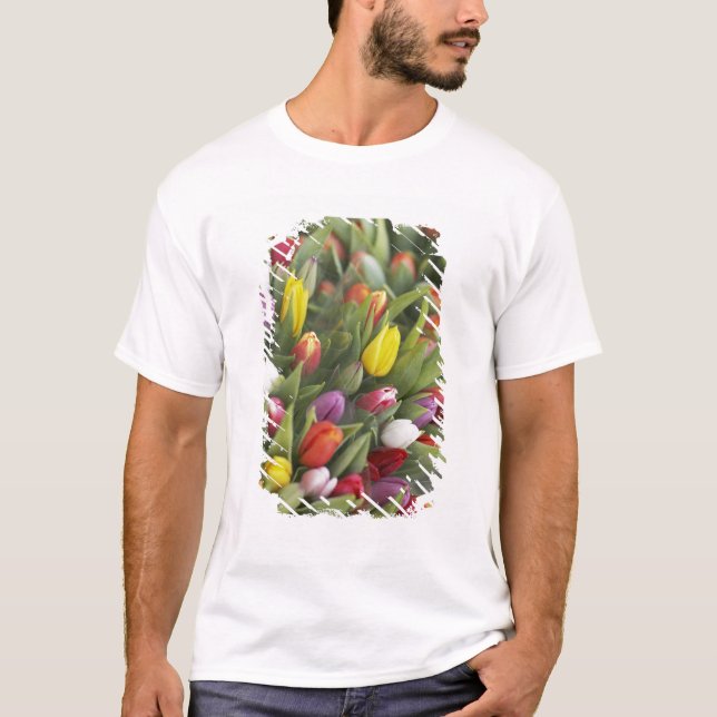 Bündel der bunten Tulpen T-Shirt (Vorderseite)