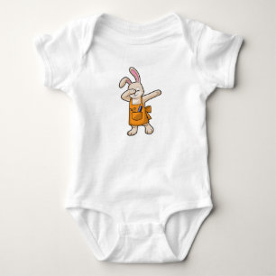 Bunny als Friseur mit Comb & Schere Baby Strampler