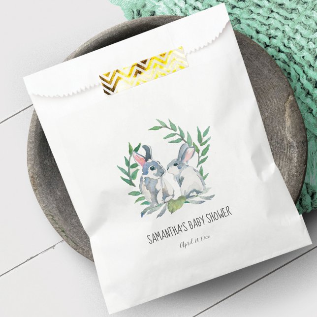 Bunny Rabbit Baby Dusche Geschenktütchen (Baby Shower Favor Bag Bunny Rabbit watercolor art by Victoria Grigaliunas)