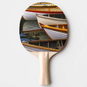 Bunte Boote im Wooden Boat Center Tischtennis Schläger