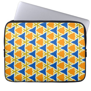Bunte Dreiecke und Sterne Laptopschutzhülle