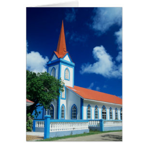 Bunte Kirche auf der Insel Tahaa in den